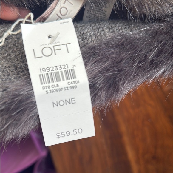 Luxurious Black Fur Scarf - Picture 5 of 5